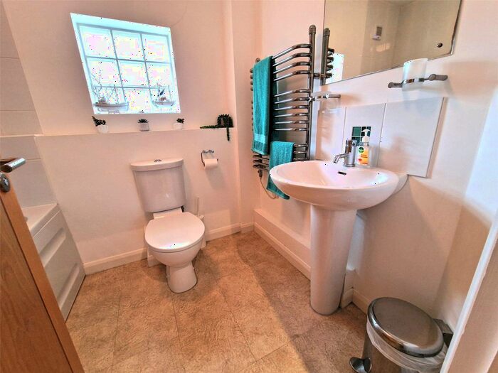 1 Bedroom Flat For Sale In Hawkers Court, Bude, Cornwall, EX23