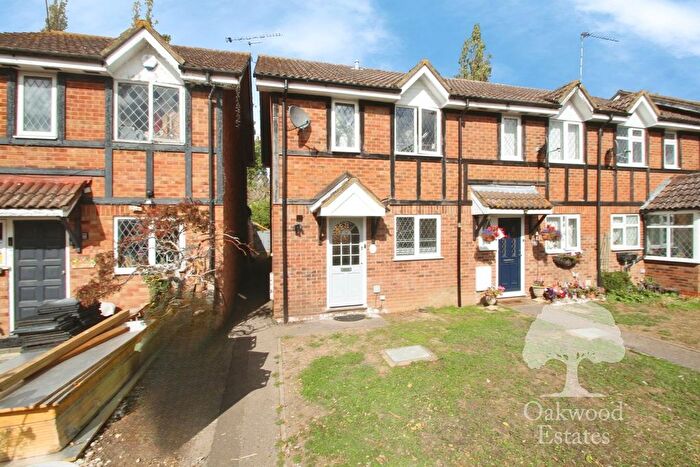 3 Bedroom End Of Terrace House To Rent In The Heathers, Cranford Avenue, Stanwell, TW19