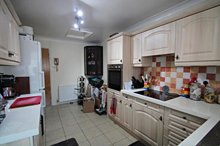 2 Bedroom Detached Bungalow To Rent In Swan Close, Colchester, CO4