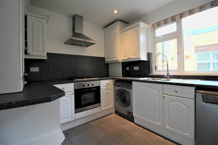 2 Bedroom Maisonette To Rent In Primrose Road, London, E18