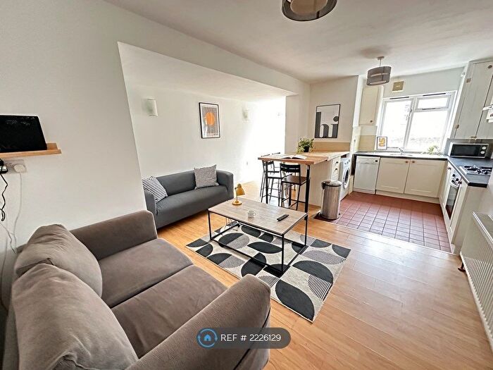 6 Bedroom Terraced House To Rent In Monks Road, Exeter, EX4