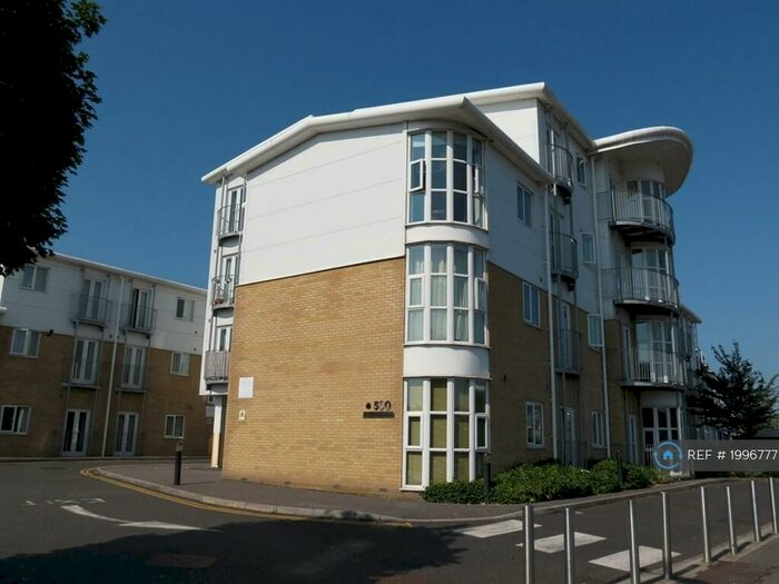 Studio To Rent In Castle Lane West, Bournemouth, BH8