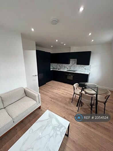 1 Bedroom Flat To Rent In Latchmere Road, London, SW11