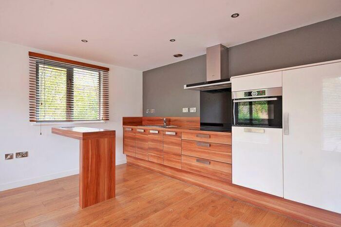 2 Bedroom Apartment To Rent In Middlewood Lodge, Wadsley Park Village, S6