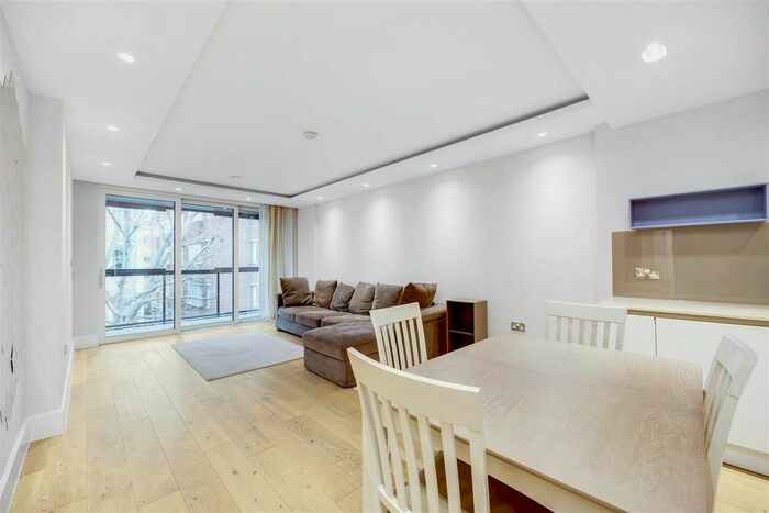 3 Bedroom Flat To Rent In Great Peter Street, Westminster, London, SW1P