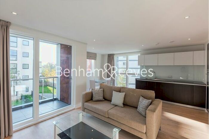 1 Bedroom Flat To Rent In Pump House Crescent, Brentford, TW8