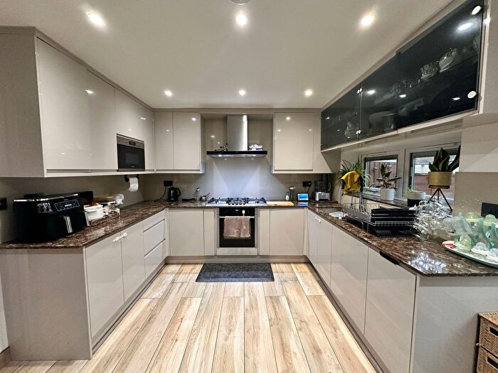 3 Bedroom Terraced House To Rent In Benen-Stock Road, Staines, TW19