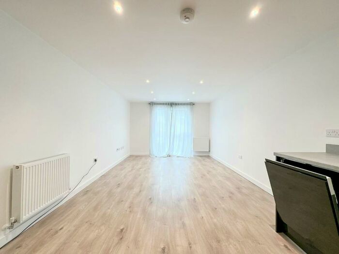 2 Bedroom Flat To Rent In Addison House, Ashton, Bristol, BS3