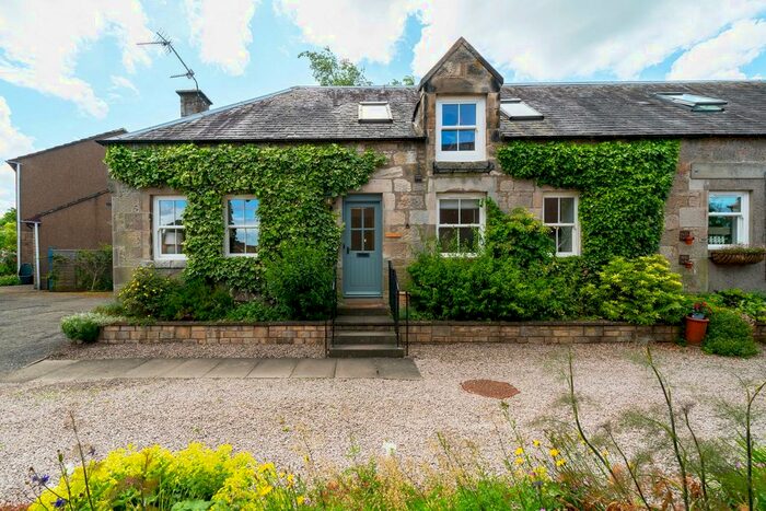 3 Bedroom Semi-Detached House For Sale In The Riggs, Falkland, KY15