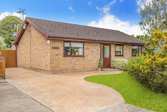 3 Bedroom Detached Bungalow For Sale In Langdale, Crowcroft Glebe, Nedging Tye, IP7