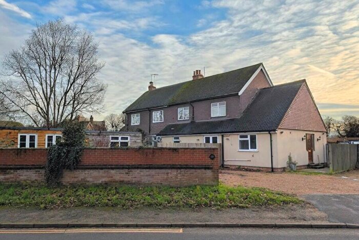 4 Bedroom Semi Detached House To Rent In Ripley, Surrey, GU23