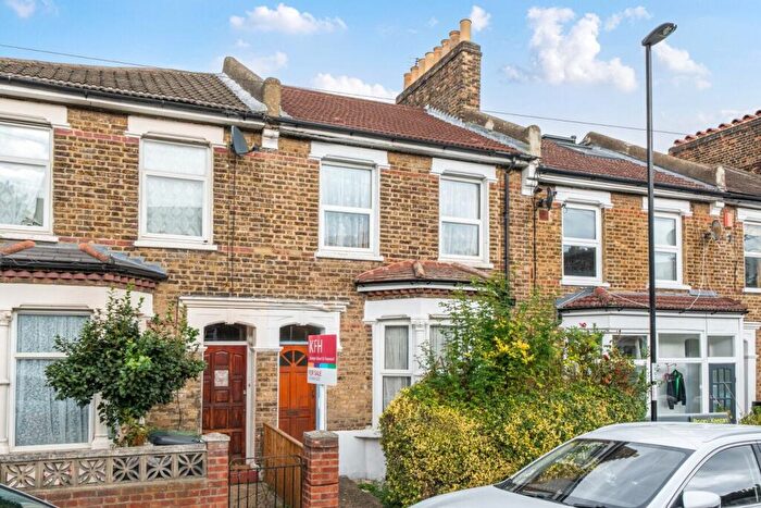 3 Bedroom Terraced House For Sale In Darfield Road, Brockley, London, SE4