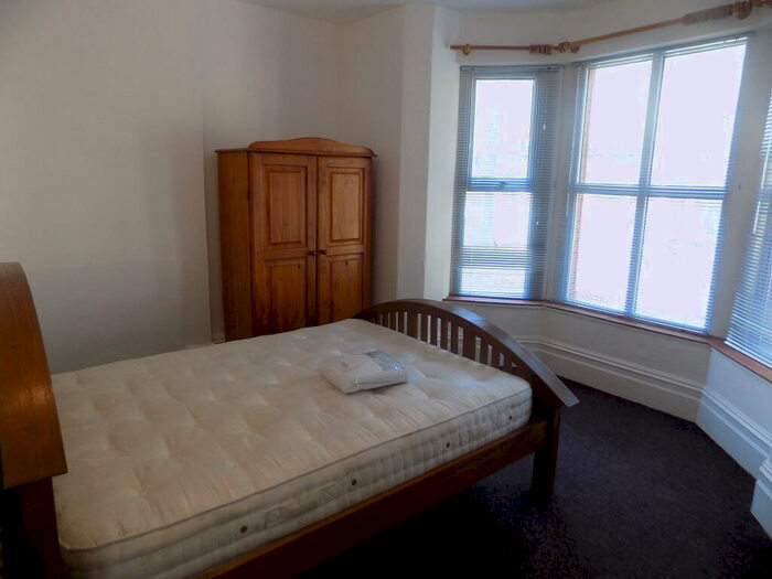 1 Bedroom Detached House To Rent In High Street, Bangor, Gwynedd, LL57