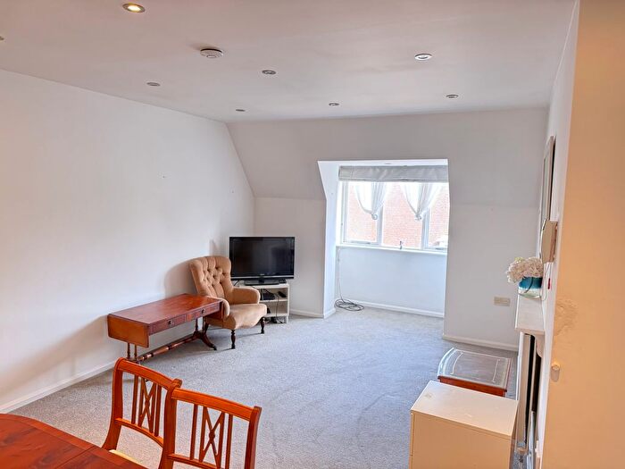 1 Bedroom Flat To Rent In Finchley Road, London, NW11