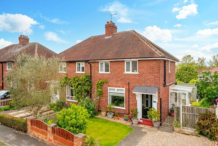 3 Bedroom Semi Detached House For Sale In Auster Bank Crescent, Tadcaster, LS24