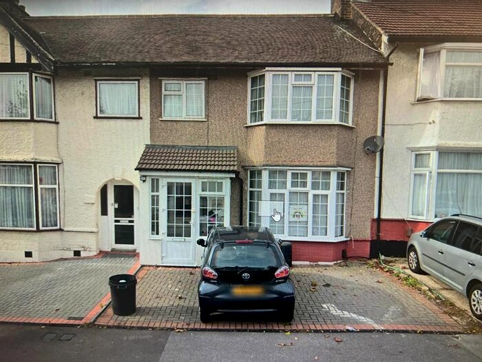 3 Bedroom Terraced House To Rent In Buxton Road, Newbury Park, IG2