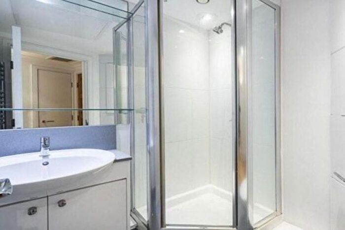 2 Bedroom Flat To Rent In Coleridge Gardens, London, SW10