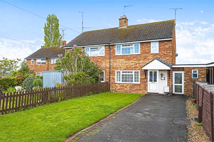 3 Bedroom Semi Detached House For Sale In Sharp's Close, Waddesdon, Buckinghamshire., HP18