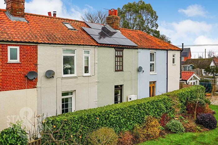 3 Bedroom Terraced House For Sale In Paved Yard, Stokesby, Great Yarmouth, NR29