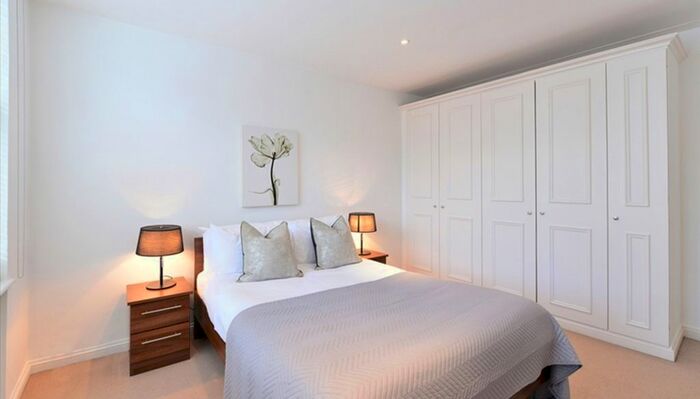 1 Bedroom Flat To Rent In Hill Street, London, W1J