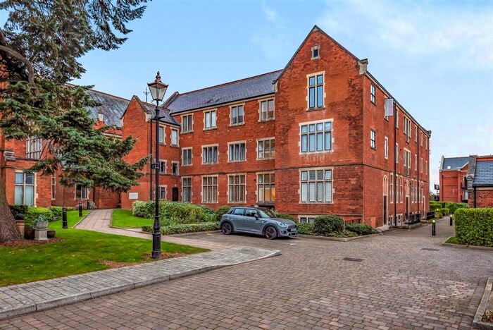 2 Bedroom Flat To Rent In King Edward Place, Bushey, Hertfordshire, WD23