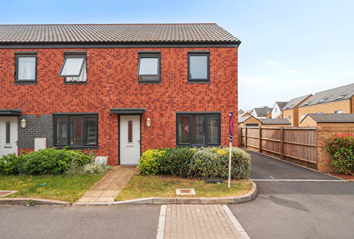 3 Bedroom End Of Terrace House For Sale In Crossman Road, Yate, Bristol, Gloucestershire, BS37