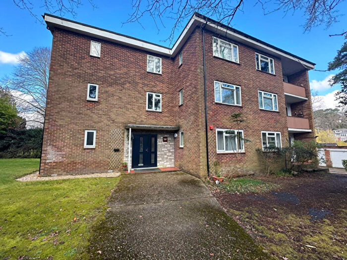 3 Bedroom Flat For Sale In Branksome Wood Road, Poole, BH12