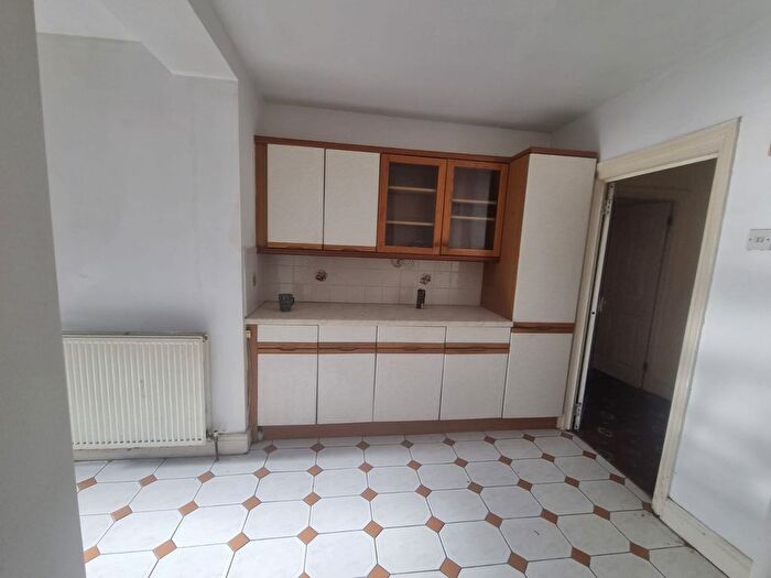 5 Bedroom Semi-Detached House To Rent In Cecil Road, Chadwell Heath, Romford, RM6