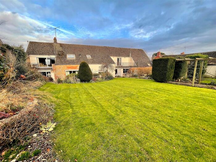 5 Bedroom Property For Sale In The Village, Westbury-On-Severn GL14