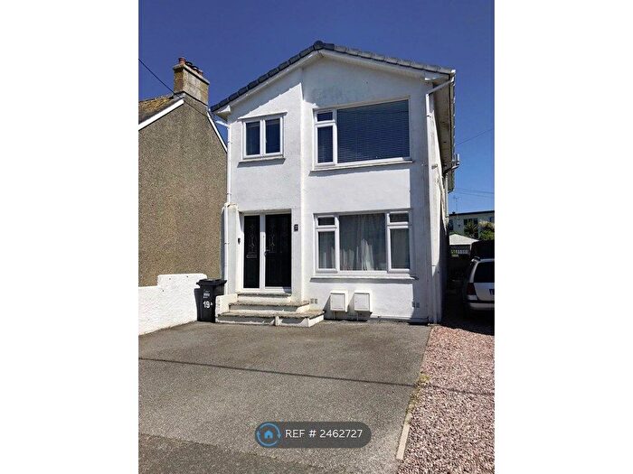 3 Bedroom Flat To Rent In Penhallow Road, Newquay, TR7