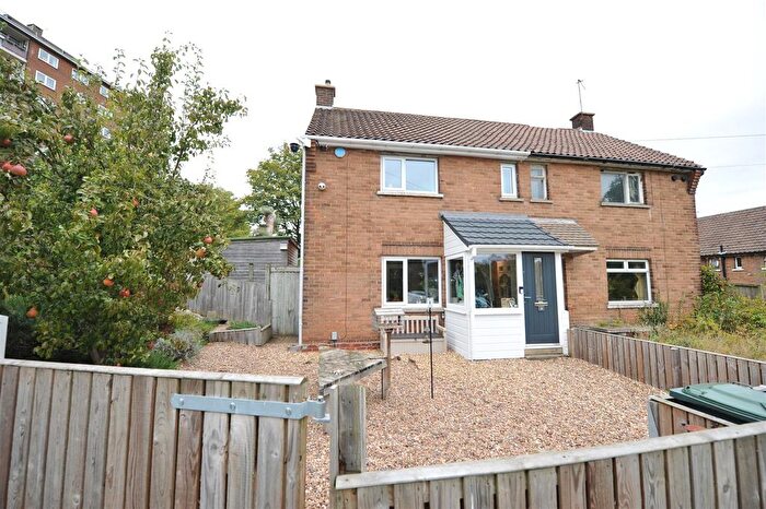 2 Bedroom Semi-detached House For Sale In Haigh Beck View, Thorpe Edge, BD10