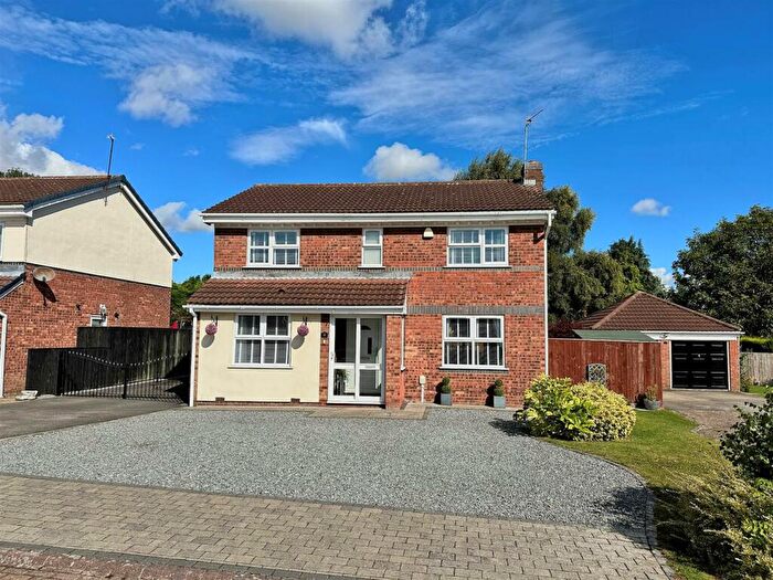 4 Bedroom Detached House For Sale In Oaklands Drive, Willerby, Hull, HU10