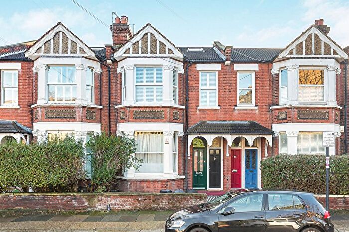 3 Bedroom Flat For Sale In Bodmin Street, Earlsfield, London, SW18