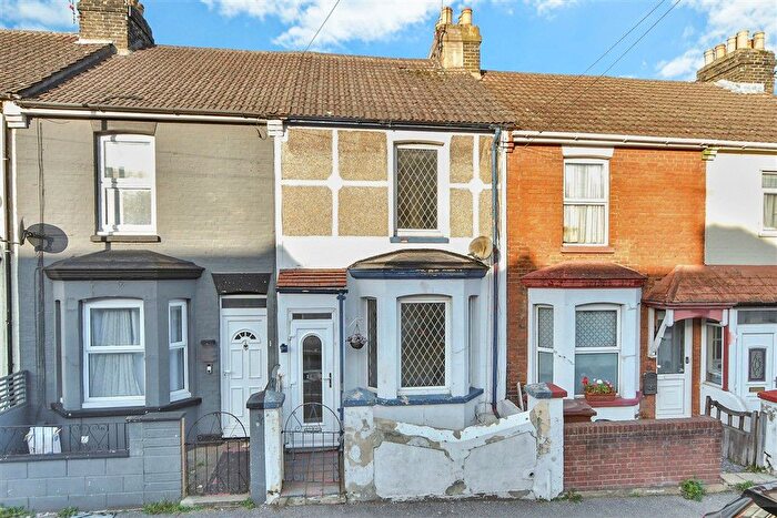 3 Bedroom Terraced House For Sale In Cowper Road, Gillingham, Kent, ME7