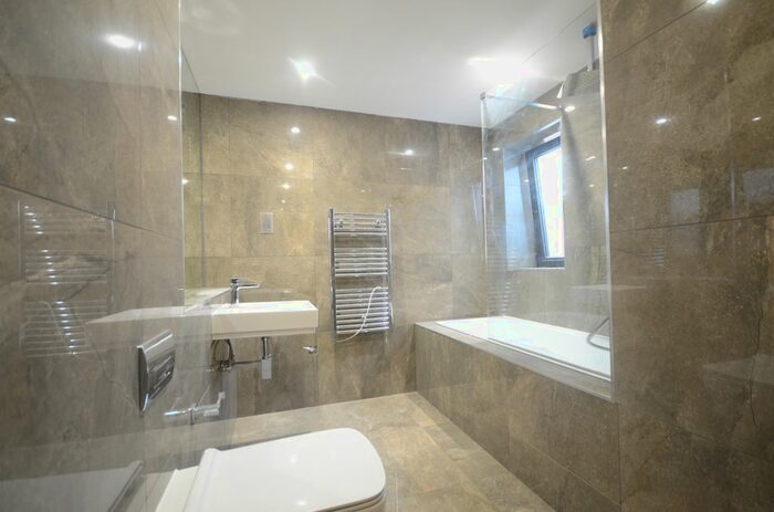 2 Bedroom Flat To Rent In Market Place, Reading, RG1