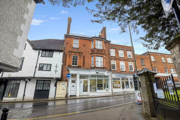 2 Bedroom Flat To Rent In Quarry Street, Guildford, Surrey, GU1
