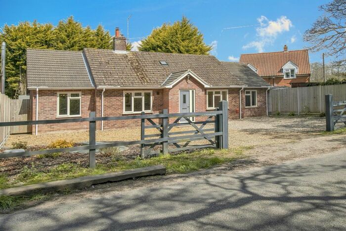 3 Bedroom Detached Bungalow For Sale In Aylsham Road, Swanton Abbott, Norwich, NR10