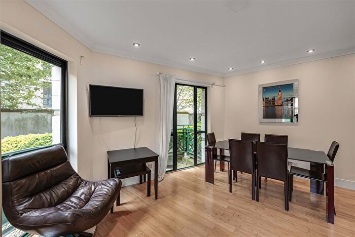 3 Bedroom Flat To Rent In Ormond House, Medway Street, Westminster, London, SW1P