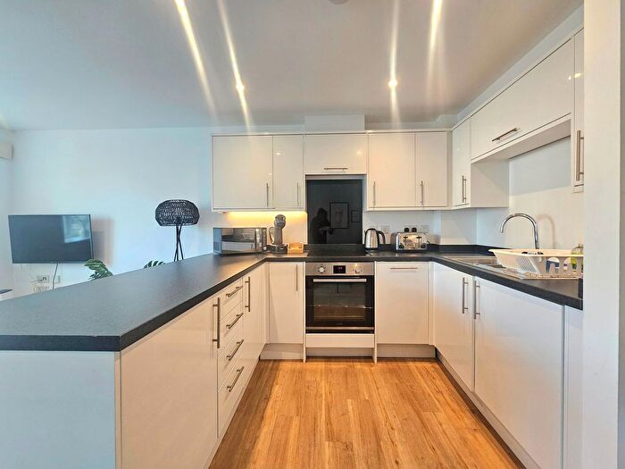 1 Bedroom Flat To Rent In Park Lane, Torquay, TQ1