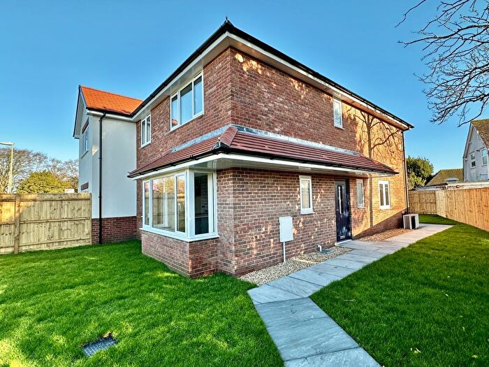 4 Bedroom Semi-Detached House To Rent In Lodge Road, Pennington, Lymington, Hampshire, SO41