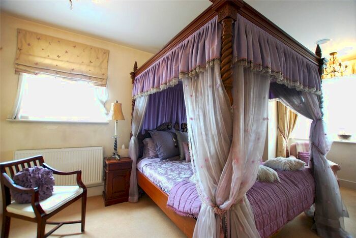 1 Bedroom Property To Rent In Pavillion Square, Tooting, SW17