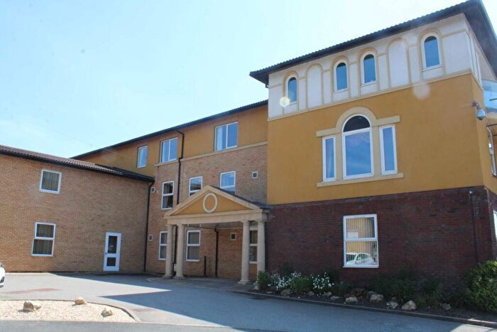 2 Bedroom Penthouse For Sale In Sienna Court, Chadderton, OL9