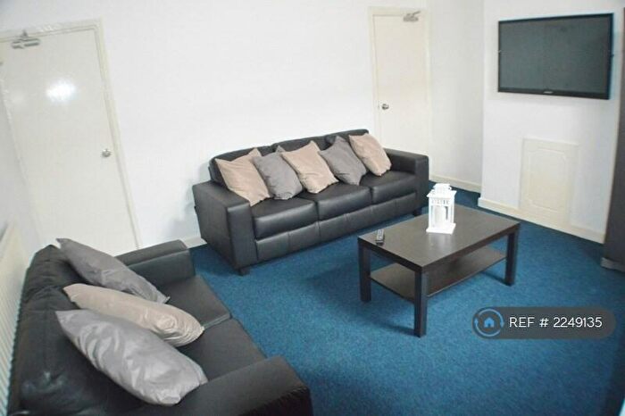 4 Bedroom Terraced House To Rent In Wimbourne Road, Nottingham, NG7