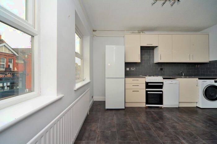 Studio To Rent In Walton Road, East Molesey, KT8