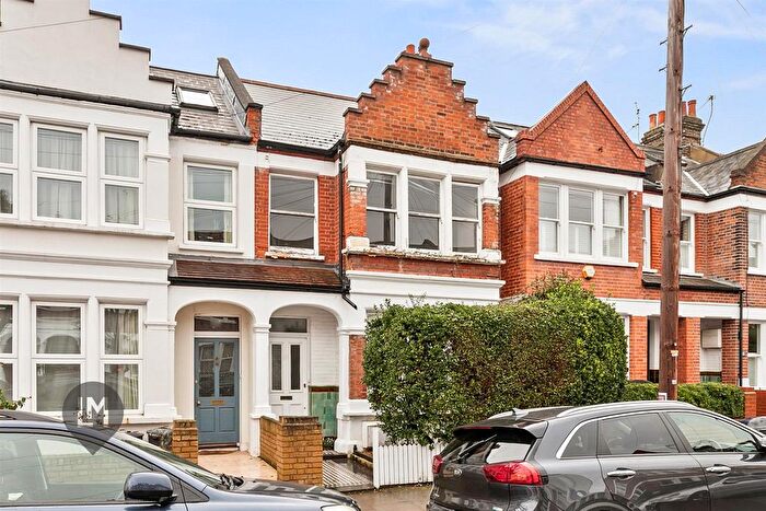 1 Bedroom Flat For Sale In Clonmore Street, London, SW18