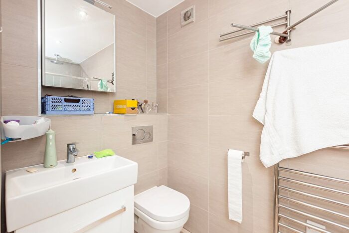 Studio To Rent In Grafton Mews, Warren Street, W1T