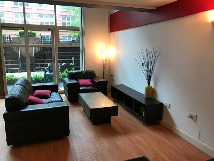 1 Bedroom Apartment To Rent In , Whitworth Street West, Manchester, M1