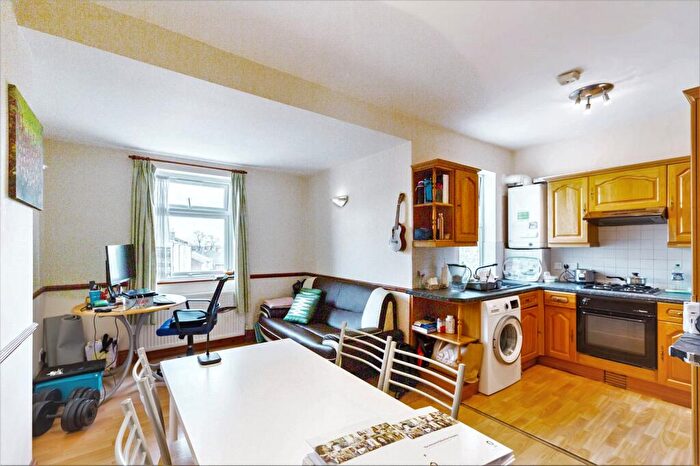 1 Bedroom Apartment To Rent In Junction Road, Archway, London, N19
