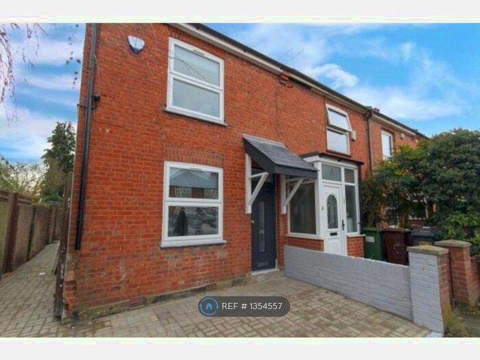 4 Bedroom End Of Terrace House To Rent In Borehamwood, Borehamwood, WD6