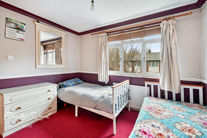 3 Bedroom End Of Terrace House For Sale In Susannah Street, London, E14